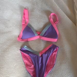 Oneone swimwear

KAMERON & JESSE SET 
Size small 
Jesse full bottom
